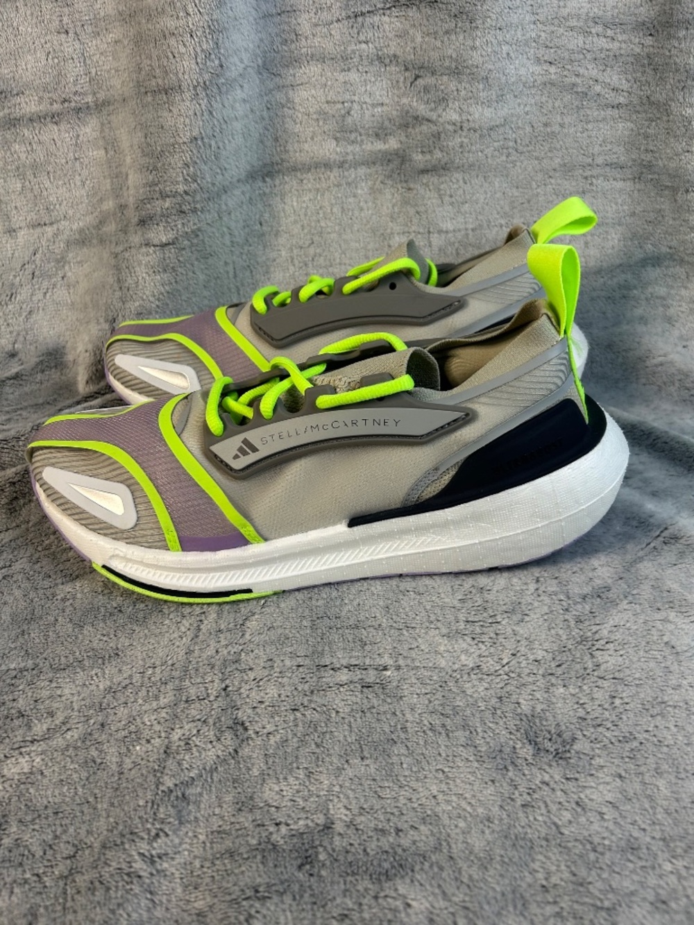 adidas by Stella McCartney UltraBOOST Light 23 Size 7 - Picture 4 of 8